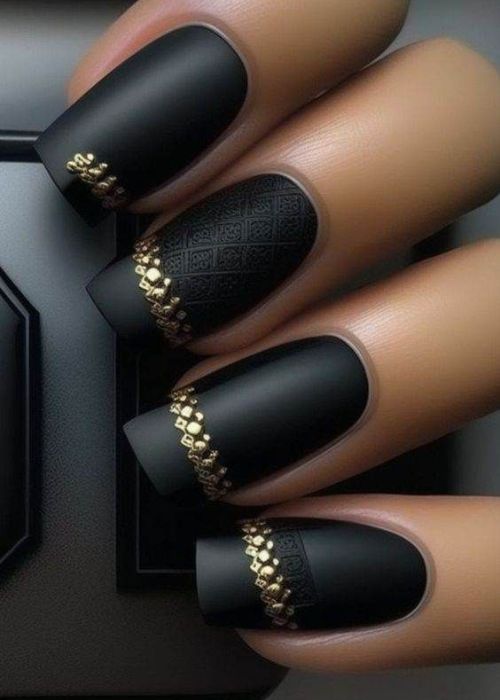 Classy Black Nail Designs